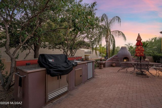 12740 N Piping Rock Road, Oro Valley, AZ 85755