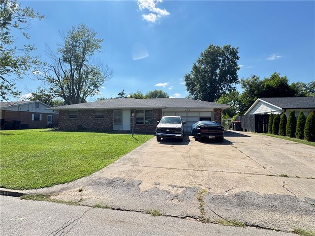 506 Dyer Street, Springdale, AR 72762