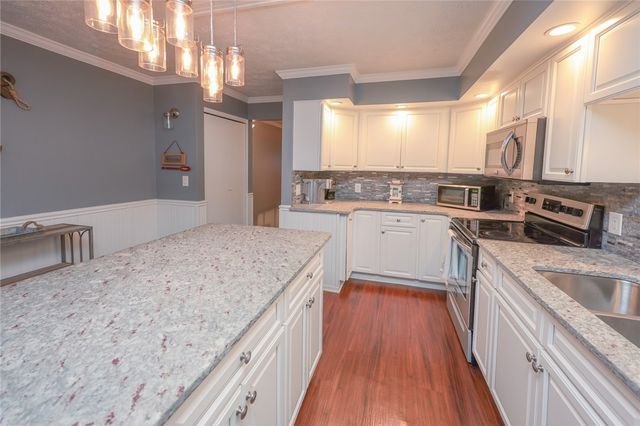 16 Cliffside Drive, South Bristol, NY 14424