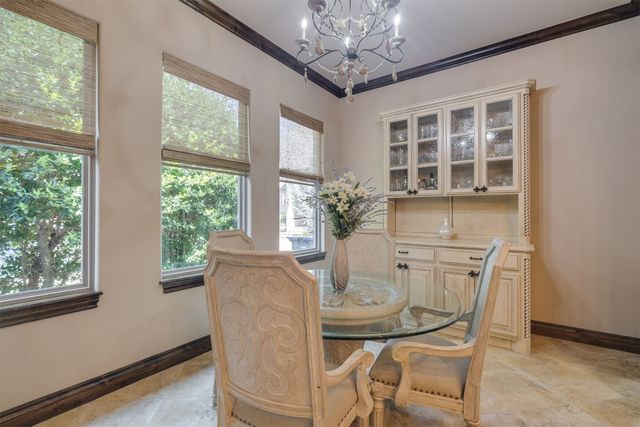 929 Villas Creek Drive, Edmond, OK 73003