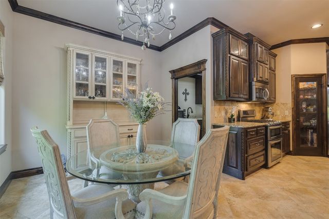 929 Villas Creek Drive, Edmond, OK 73003