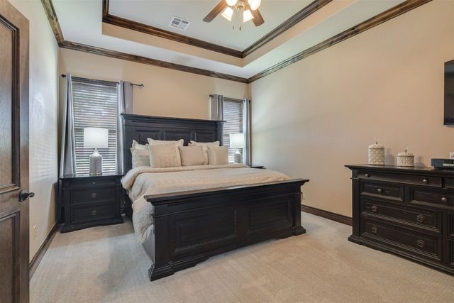 929 Villas Creek Drive, Edmond, OK 73003
