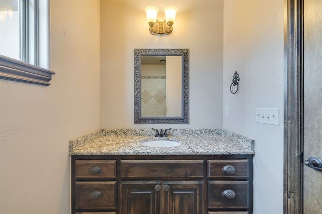 929 Villas Creek Drive, Edmond, OK 73003