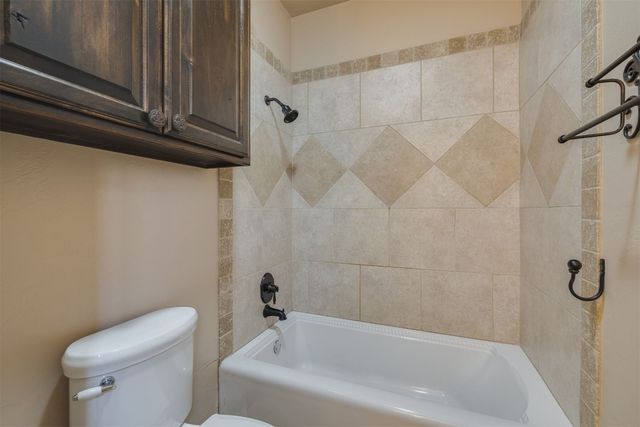 929 Villas Creek Drive, Edmond, OK 73003