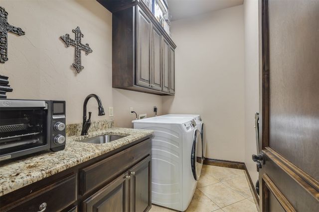 929 Villas Creek Drive, Edmond, OK 73003