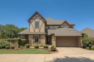929 Villas Creek Drive, Edmond, OK 73003