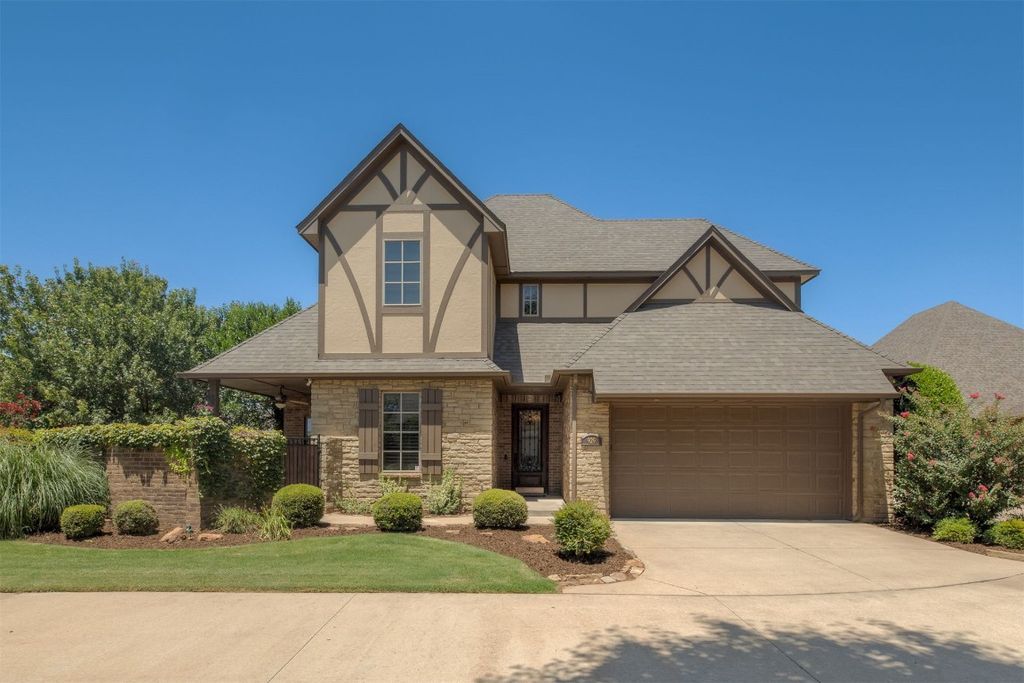 929 Villas Creek Drive, Edmond, OK 73003