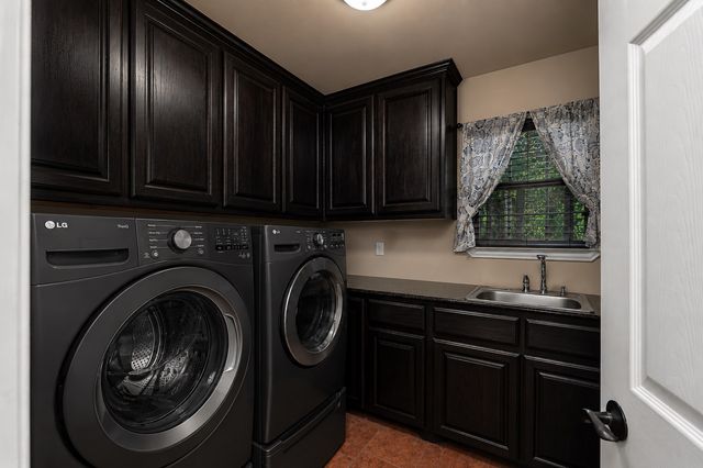 100 Manders Court, Runaway Bay, TX 76426