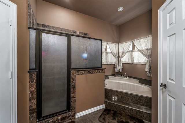 100 Manders Court, Runaway Bay, TX 76426