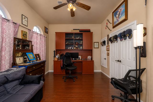 100 Manders Court, Runaway Bay, TX 76426