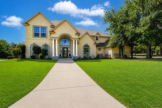 100 Manders Court, Runaway Bay, TX 76426