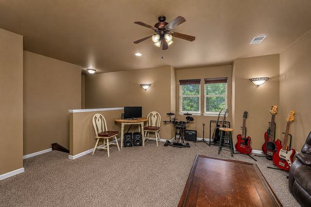 100 Manders Court, Runaway Bay, TX 76426