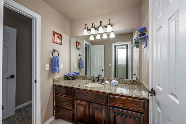 100 Manders Court, Runaway Bay, TX 76426