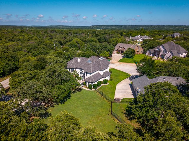 100 Manders Court, Runaway Bay, TX 76426