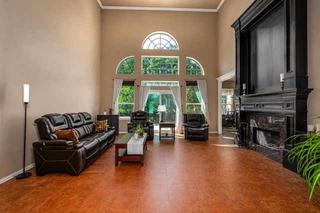 100 Manders Court, Runaway Bay, TX 76426