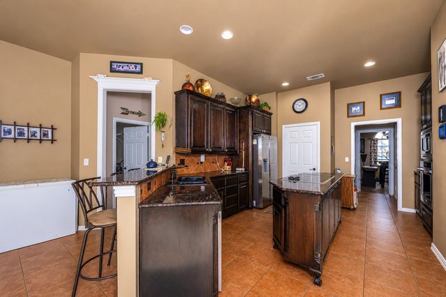 100 Manders Court, Runaway Bay, TX 76426