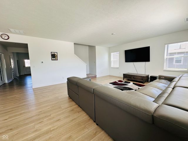 7305 Standish Lane, Avon, IN 46123