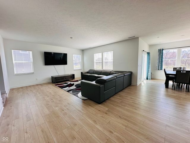 7305 Standish Lane, Avon, IN 46123