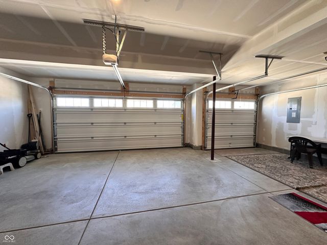 7305 Standish Lane, Avon, IN 46123