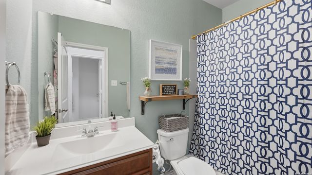 12421 Vista Rim, San Antonio, TX 78233