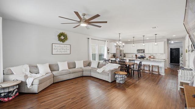 12421 Vista Rim, San Antonio, TX 78233