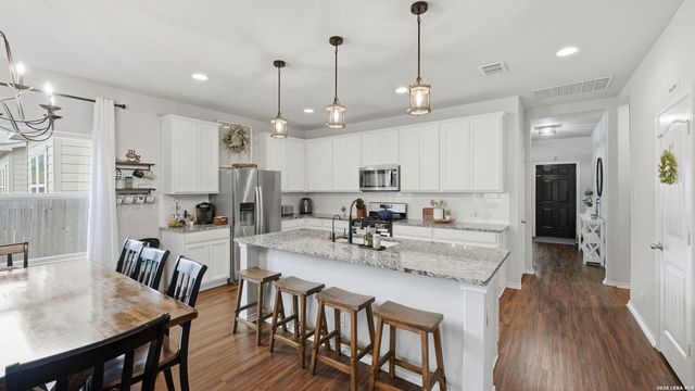 12421 Vista Rim, San Antonio, TX 78233