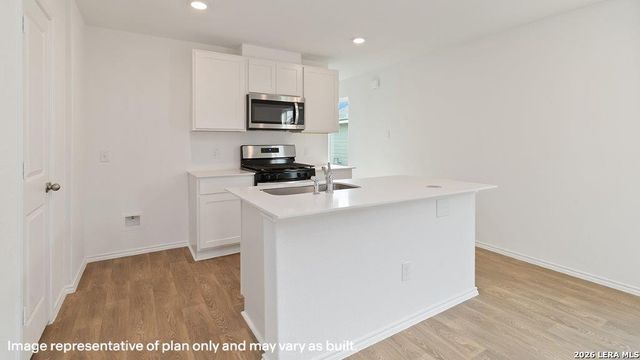 16072 Mahogany Way, Elmendorf, TX 78112