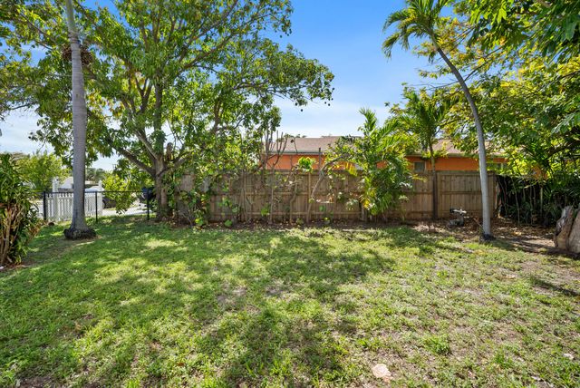 401 42nd Street, West Palm Beach, FL 33407