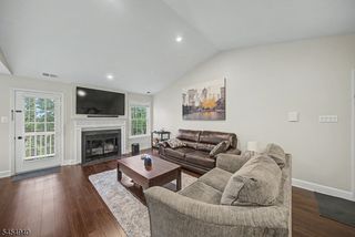 3 Juniper Ct 123, Clifton City, NJ 07014
