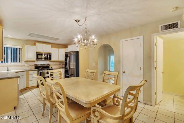 10955 YOGI BERRA Circle, El Paso, TX 79934