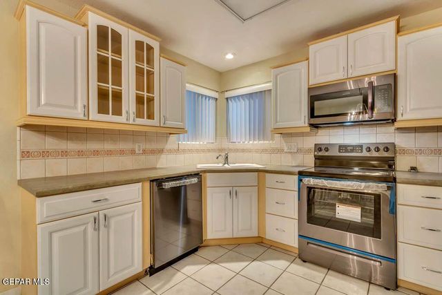 10955 YOGI BERRA Circle, El Paso, TX 79934