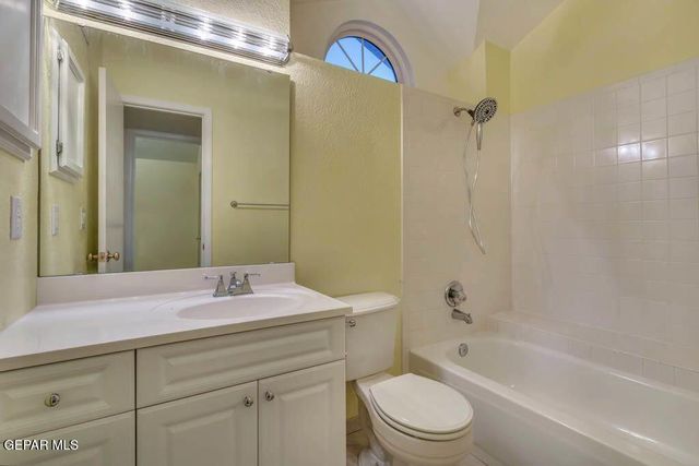 10955 YOGI BERRA Circle, El Paso, TX 79934