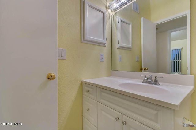 10955 YOGI BERRA Circle, El Paso, TX 79934