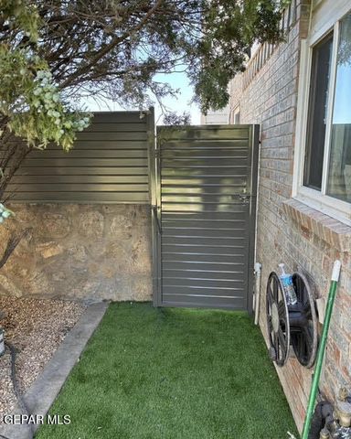 10955 YOGI BERRA Circle, El Paso, TX 79934