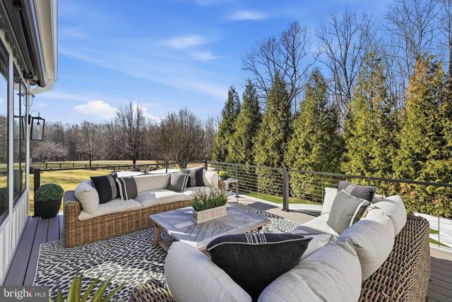 40631 LENAH RUN CIR, Aldie, VA 20105