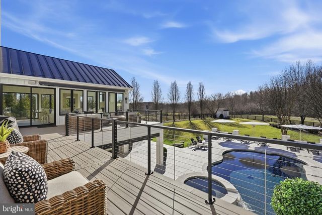 40631 LENAH RUN CIR, Aldie, VA 20105