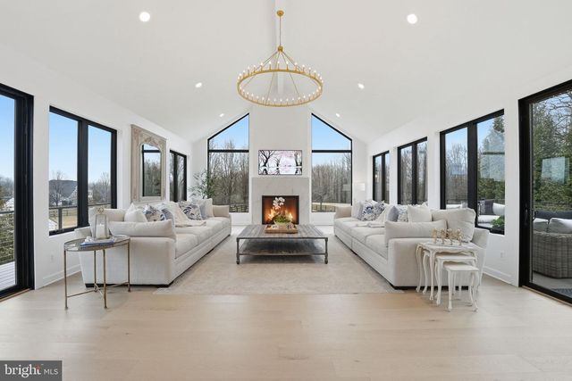 40631 LENAH RUN CIR, Aldie, VA 20105