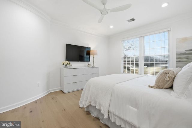 40631 LENAH RUN CIR, Aldie, VA 20105