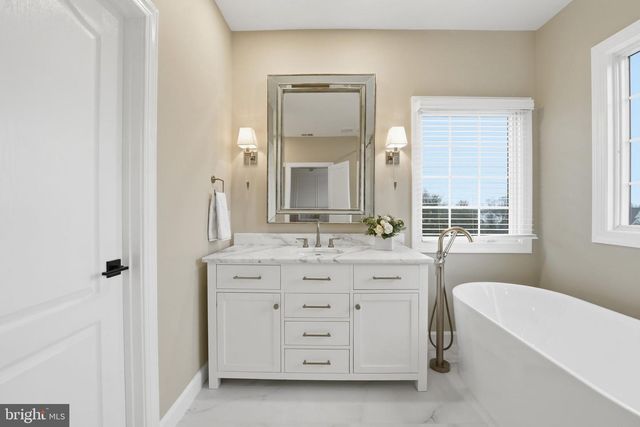 40631 LENAH RUN CIR, Aldie, VA 20105