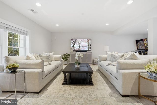 40631 LENAH RUN CIR, Aldie, VA 20105