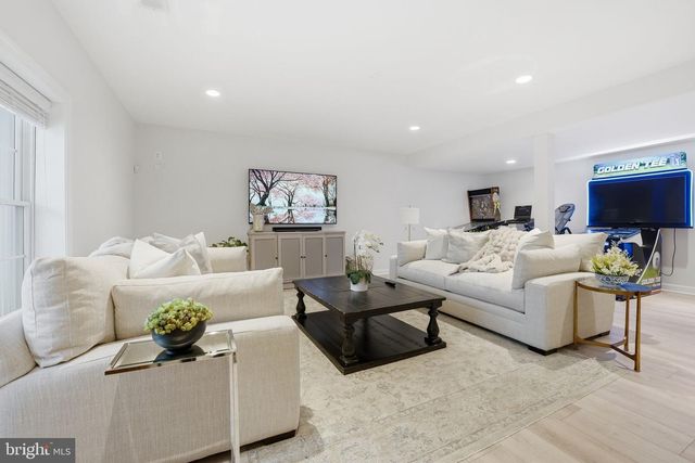 40631 LENAH RUN CIR, Aldie, VA 20105