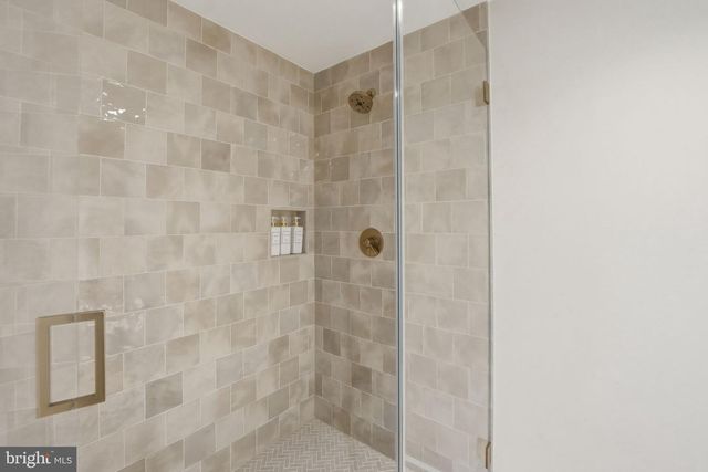 40631 LENAH RUN CIR, Aldie, VA 20105