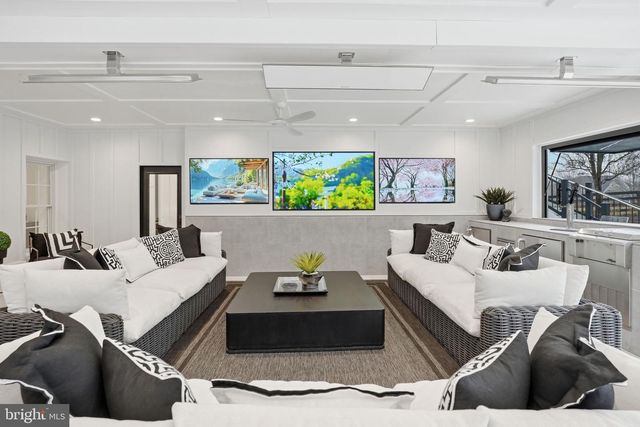 40631 LENAH RUN CIR, Aldie, VA 20105