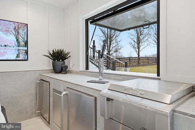 40631 LENAH RUN CIR, Aldie, VA 20105