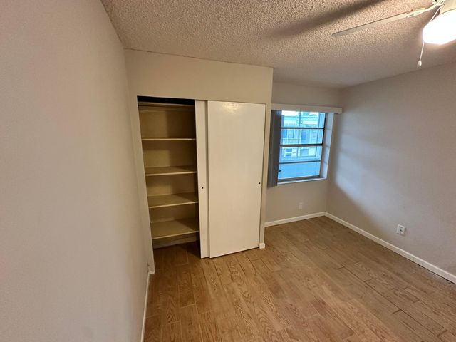 811 Flanders Q, Delray Beach, FL 33484