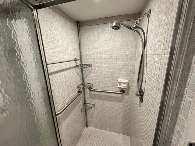 811 Flanders Q, Delray Beach, FL 33484
