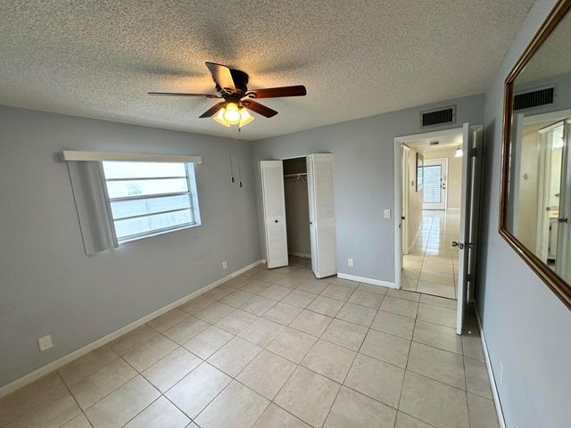 811 Flanders Q, Delray Beach, FL 33484