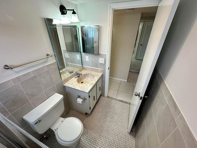 811 Flanders Q, Delray Beach, FL 33484