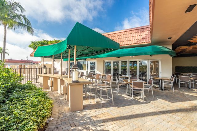 811 Flanders Q, Delray Beach, FL 33484