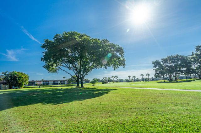 811 Flanders Q, Delray Beach, FL 33484
